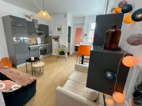 Charming and bright 2-room hyper-central r.-de-ch - Image 5