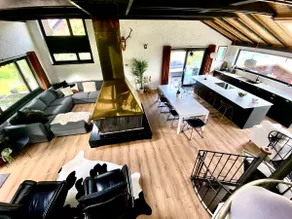 Ski-InOut 4BR Alpen Chalet, Views & Fire - Image 3