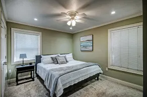 Relax in Shady Oaks Near Hospitals & Dining - Image 4
