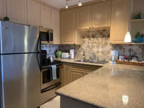 Hillcrest/Univ.Hgts Condo 5 min from ZOO w/PARKING - Image 5
