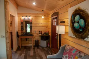 Smiley's Cabin - Image 5