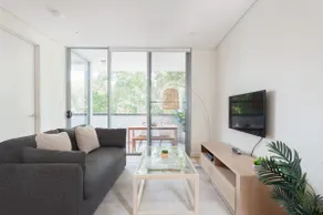 Stylish and Spacious Beach Apartment - Image 3