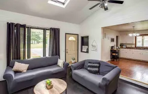Enjoyable Home by Airport and Dwtn - Image 4