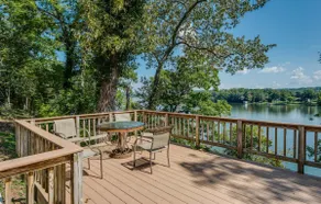 OnTheRocks: Waterfront Log home on 3 private acres - Image 4
