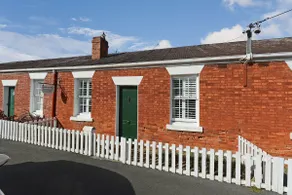 Mr Watson's Cottage near the Battery Point Jetty - Image 4