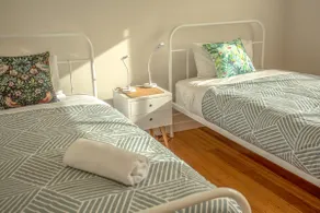 Saltair Cabin-Waterfront getaway with beach access - Image 2