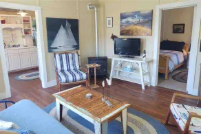 Cozy Ludington cottage with 2 kayaks - Image 2