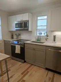 Walk to the Lake. Quiet neighborhood. Comfy beds. - Image 4