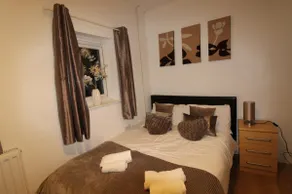 PearTree House - Image 4