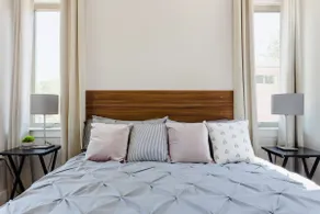 InstaWorthy Modern Farmhouse+King Bed+Mins 2 Dwntn - Image 3