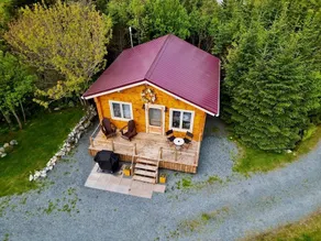 Cozy log cabin nestled between Prospect & Shad Bay - Image 2