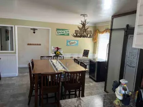Peaceful & Cozy 3 bedroom Ranch-Home w/Fireplace - Image 2