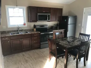 Sundeck 2 Bedroom Cottage with Lake View - Image 2