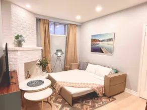 Discover Toronto in New Chic 9’ Ceiling Apartment - Image 4