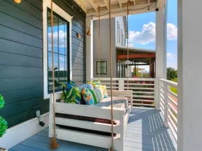 Golf Cart Included + Enclosed Turf Yard - Image 3