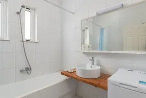 The Cottage South Escape With Beach Front Pool - Image 4