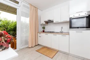 Green Garden Cozy Apartment - Image 2