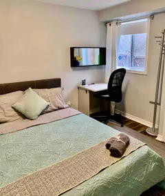 Private Cozy 1 Bedroom Apartment!!! Dedicated Wok Desk and Free Parking. - Image 3