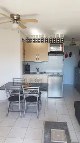 Coquet F2, 2nd floor, city center, port, close to beach and shops - Image 3