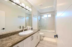 Two bedrooms, two bathrooms, one living room, separate access, free parking, separate kitchen, washing machine, dryer - Image 4