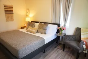 *Sun Splashed* Entire House. king bed 2b1b by LAX✨ - Image 4