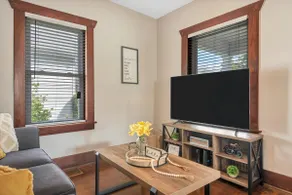 Fenced Yard-near riverfront, wineries, PurinaFarms - Image 3
