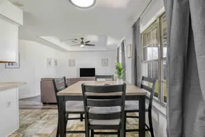 3 BR Amazing & Spacious Fully Fenced Home - Image 5