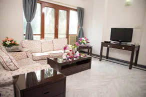 Amazing 3 Bedroom in PRIME Koregaon Park!!! - Image 2