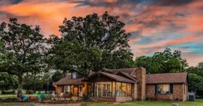 Lakefront estate for 18 w/ kayaks & disc golf - Image 3