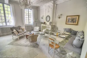Beautiful apartment in the historic center of Uzès - Image 5