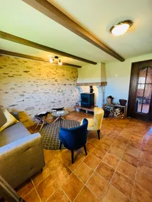 Spacious cottage in a beautiful area - Image 4