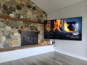 Lake view luxury 3 bedroom home with hot tub - Image 4