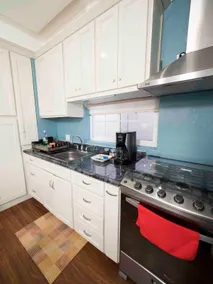 Studio Floresta DOWN TOWN LOCATION!! - Image 4
