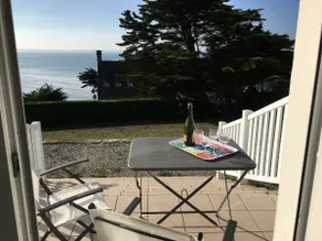House facing the sea on the cliff - Image 5