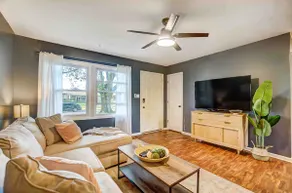 Cozy Pet Friendly Retreat - Image 2