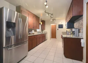 Great Value and Location! - Image 4