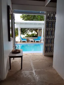 Lyric Villa fully staffed Ocean front w/pool - Image 2