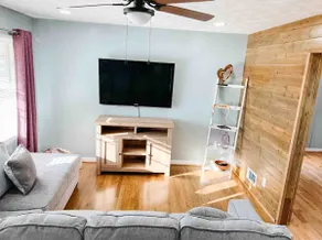 The Glen Davis Place, 3BR King bed home in Oxford - Image 2