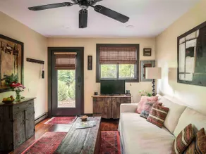 Riverwood Cottage• borders Bucks County state park - Image 4