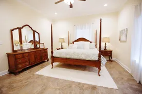 In the HEART of Knoxville! 3BR/2BA - Sleeps 10 - Image 2