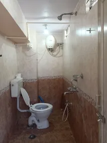 1 Bhk house at 1st floor with ac - Image 4