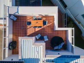 Spacious 4-Level Home w/ Rooftop Bar & Ocean Views - Image 3