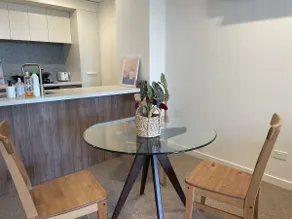 Modern Apartment with Free Parking - 3 minutes to Canberra CBD - Image 4