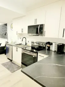 Stylish Suite with separate entrance - Image 3