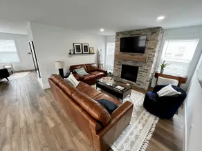 Luxury & Charm in Downtown Perrysburg! - Image 4