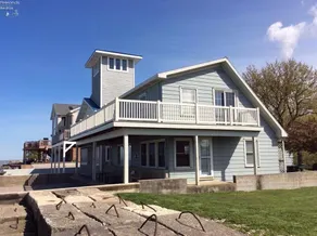LAKE ERIE LAKE FRONT HOME 4 BDRMS BEAUTIFUL VIEWS! - Image 4