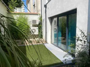 Renovated industrial loft near the Arenas & Train Station - Image 2