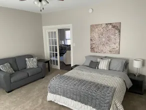 Spacious Retreat for 1-8 guests - Image 3