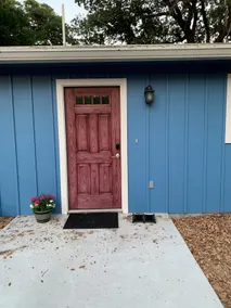 The Blue House on the Lake @ Smithville TX - Image 5