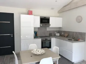 Guesthouse near Bordeaux / Parking Pool - Image 4